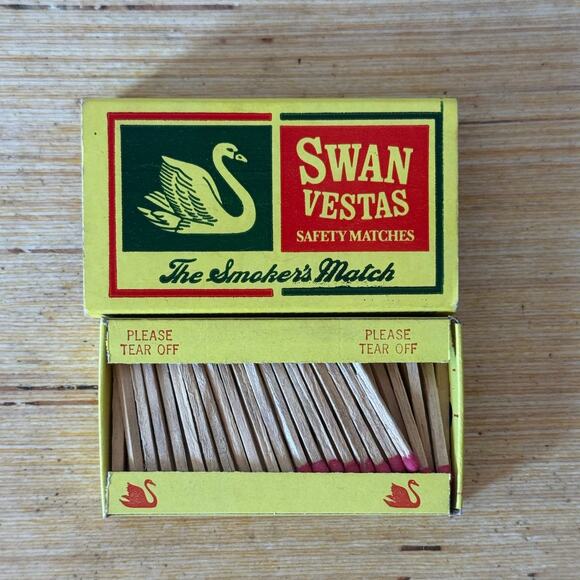 Vintage Swan Vestas Safety Matches Unstruck Matchbox England Bryant & May - Picture 2 of 4